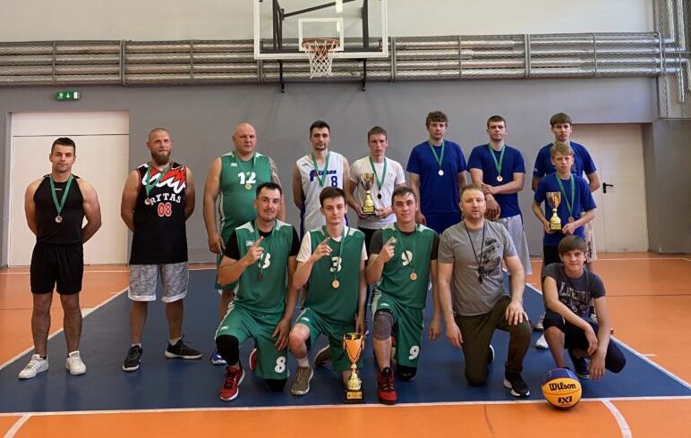 Vy­rų 3 x 3 krep­ši­nio tur­ny­ras Ne­va­rė­nuo­se