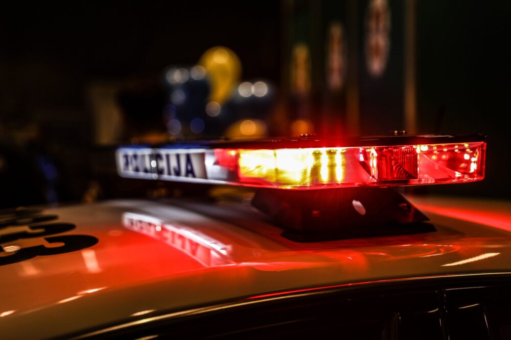 policija