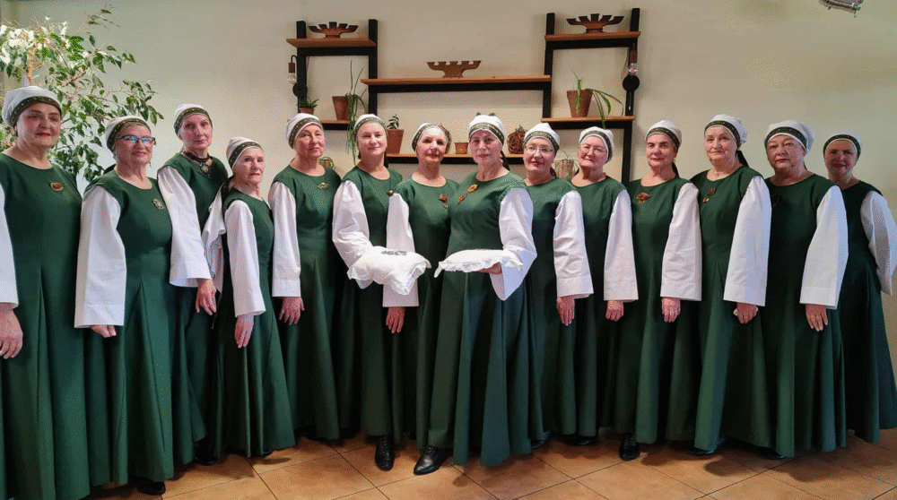 Liau­diš­kų šo­kių gru­pė „Pi­na­vi­ja“ – fes­ti­va­ly­je „Suk, suk ra ...