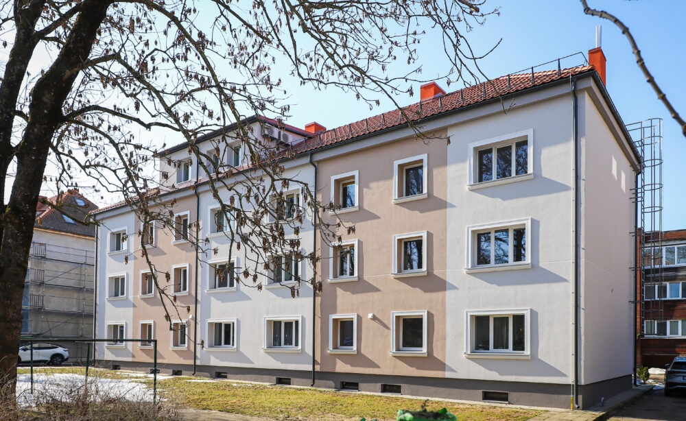 Daugiabutis Ramioji g. 4, Klaipėdoje, po renovacijos. Nuotrauka iš APVA archyvo.
